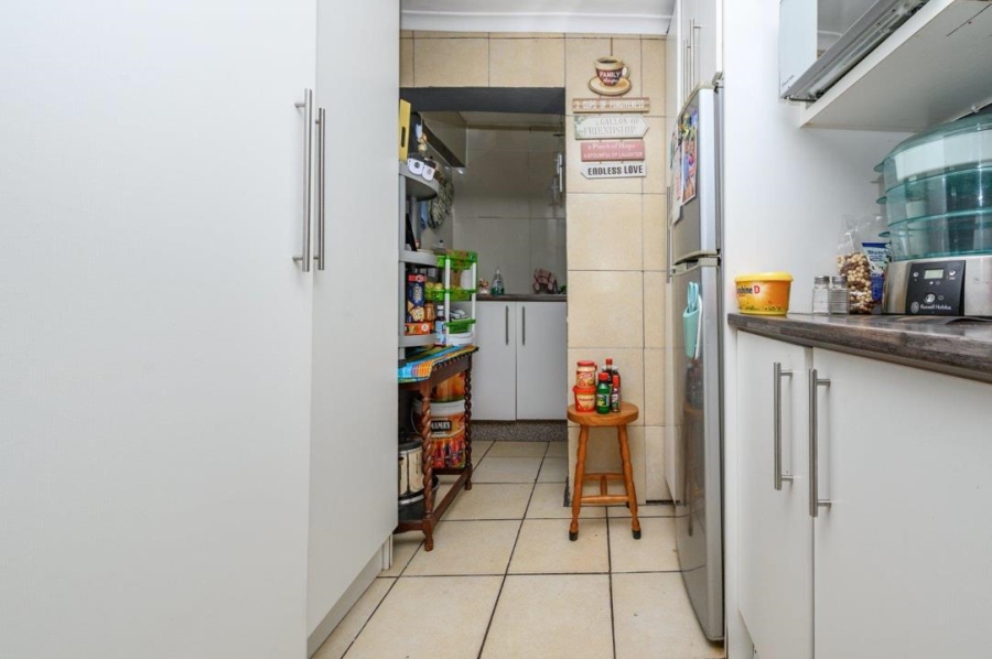 5 Bedroom Property for Sale in Van Riebeeck Hoogte Eastern Cape